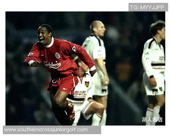 三连冠传奇球星的辉煌历程与不朽荣耀如何成就足球历史新篇章