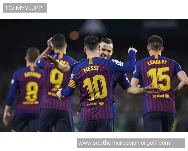 纵览绿茵传奇巨星风采汇聚足球史上最耀眼瞬间 纵览绿茵传奇巨星风采汇聚足球史上最耀眼瞬间