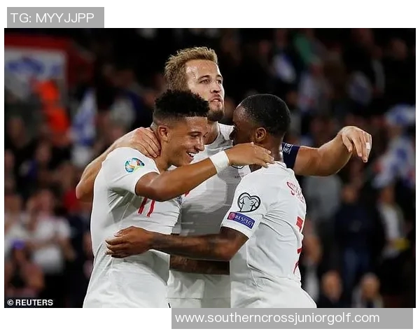 日本足球男球星的崛起与挑战：从中村俊辅到铃木优磨的奋斗历程