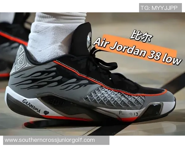 足球巨星专属球鞋高清图鉴:顶级球员与定制球鞋的完美结合 足球巨星专属球鞋高清图鉴:顶级球员与定制球鞋的完美结合