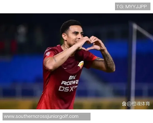 球星怒火中烧 足球场上情绪失控瞬间揭示竞技压力与内心挣扎 球星怒火中烧 足球场上情绪失控瞬间揭示竞技压力与内心挣扎